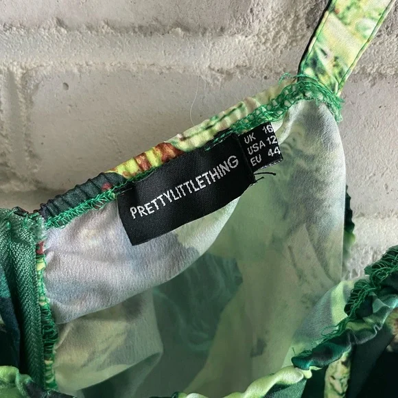 PrettyLittleThing Green Ruched Tank Top - Picture 5 of 5